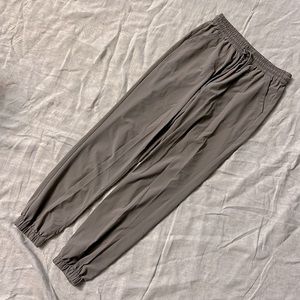 Aritzia TNA jogger